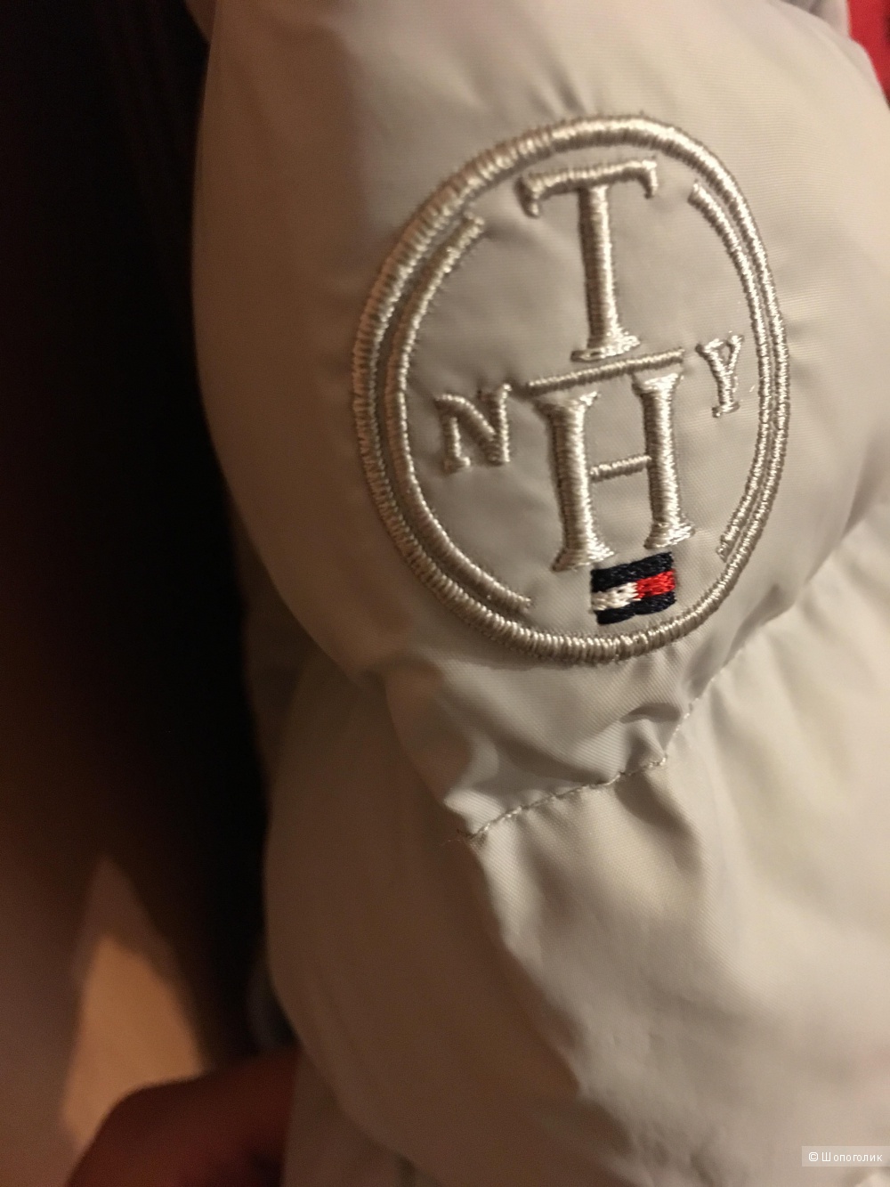 Серый пуховик Tommy Hilfiger размер XS