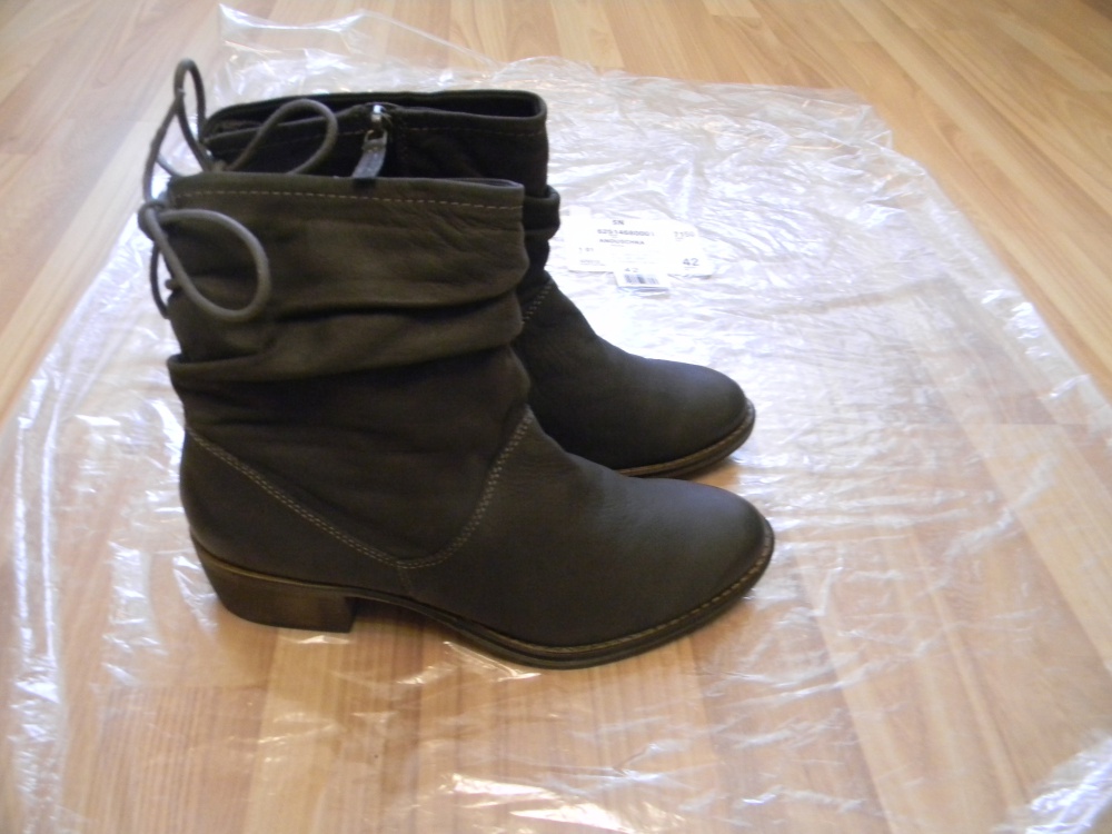 Ботинки женские новые,Tamaris, 39 размер