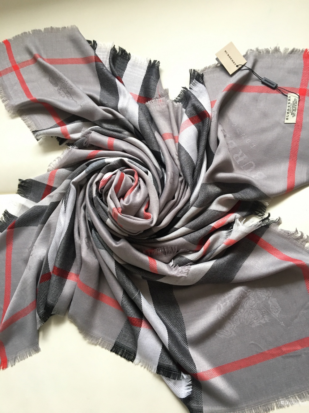 Платок Burberry, цвет серый, размер 140*140; реплика