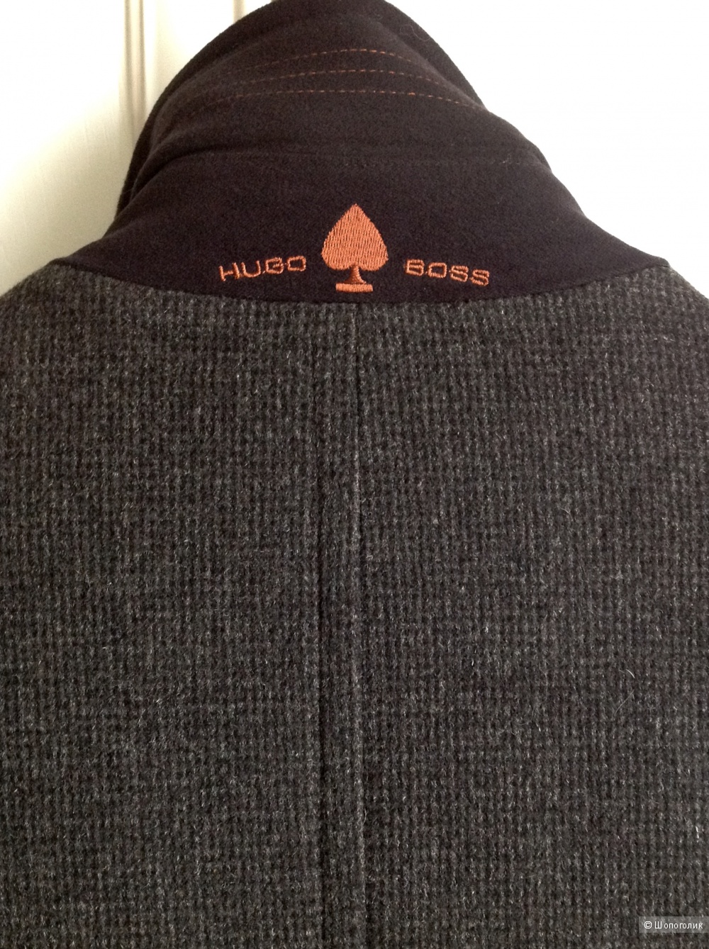 Мужское пальто Hugo Boss, размер 52.