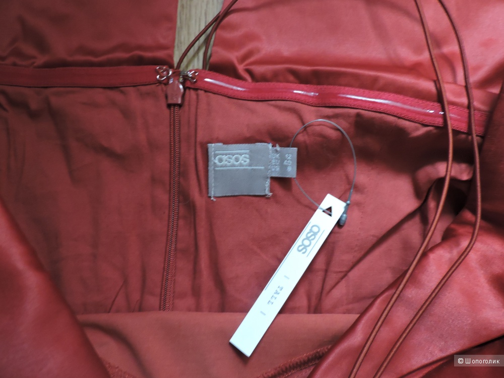 Платье-футляр с открытыми плечами ASOS TALL .40 eur 12 UK 8 US