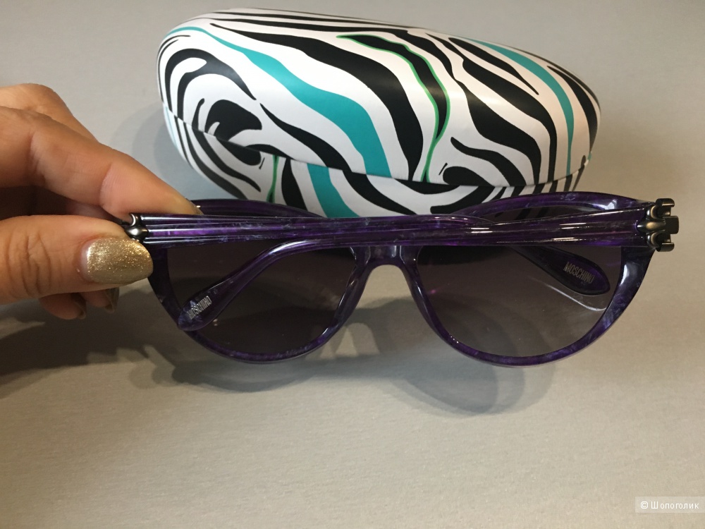 Солнцезащитные очки Moschino в стиле cat eyes. Фиолетовые.