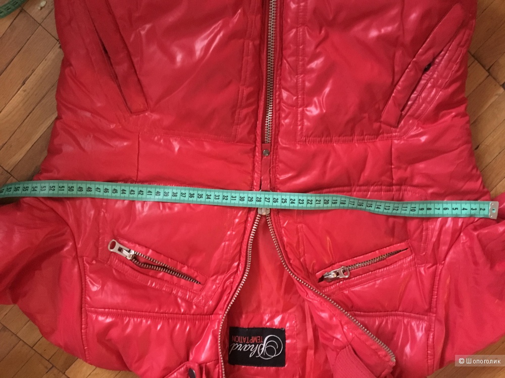 Ярко-красная куртка размер L