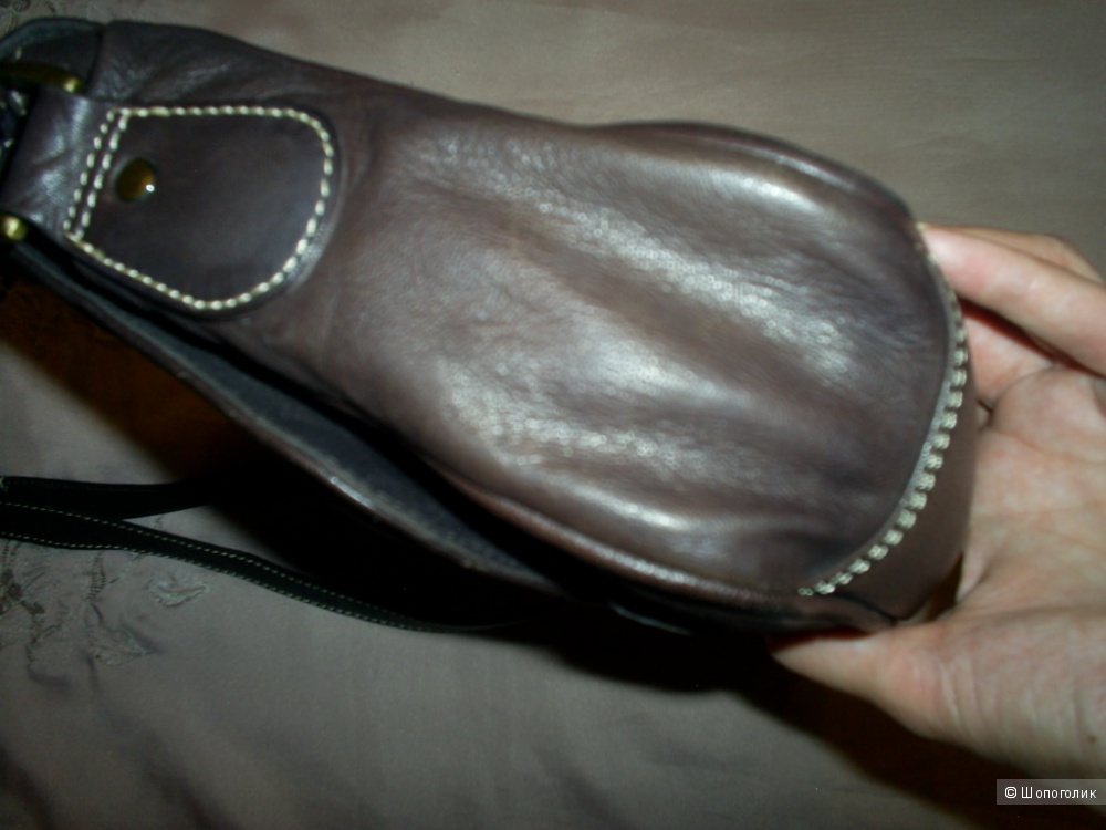 Кожаная сумка кроссбоди цвета горький шоколад от Clarks.