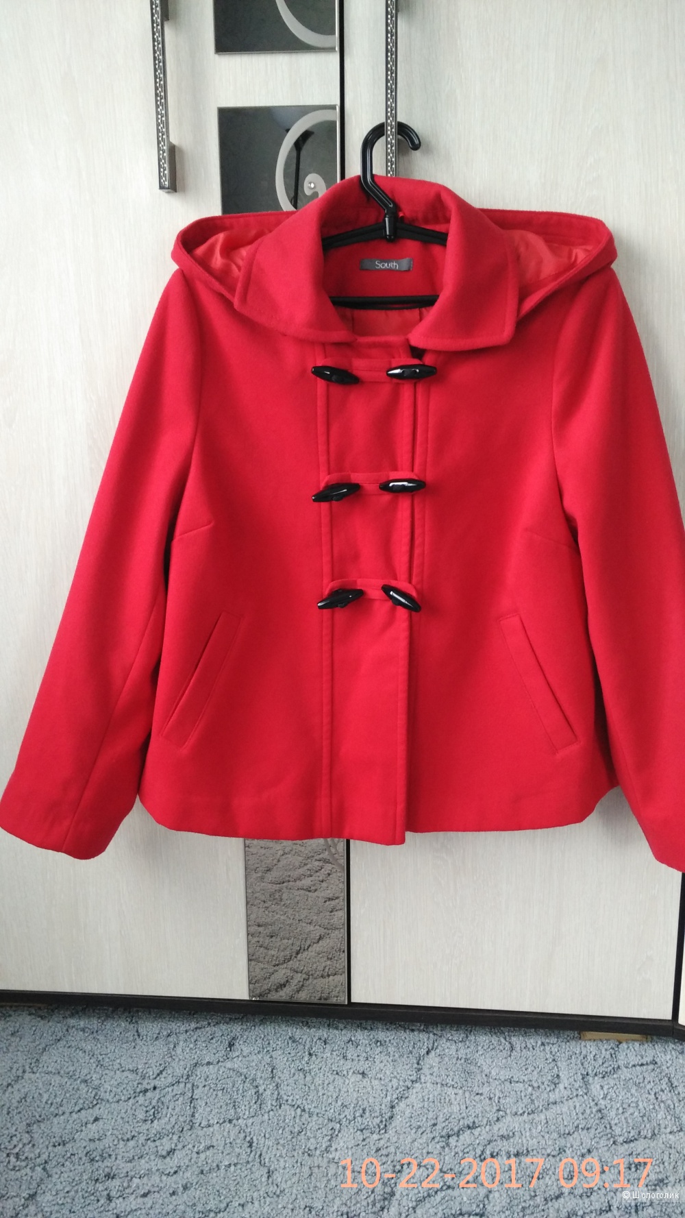 Пальто красное, размер 50-52