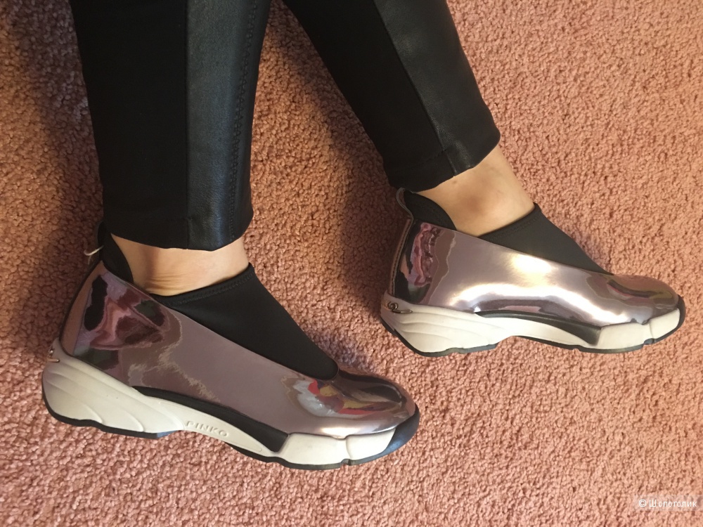 Новые женские кроссовки итальянского бренда Pinko 39 размер, в магазинеYOOX — на Шопоголик