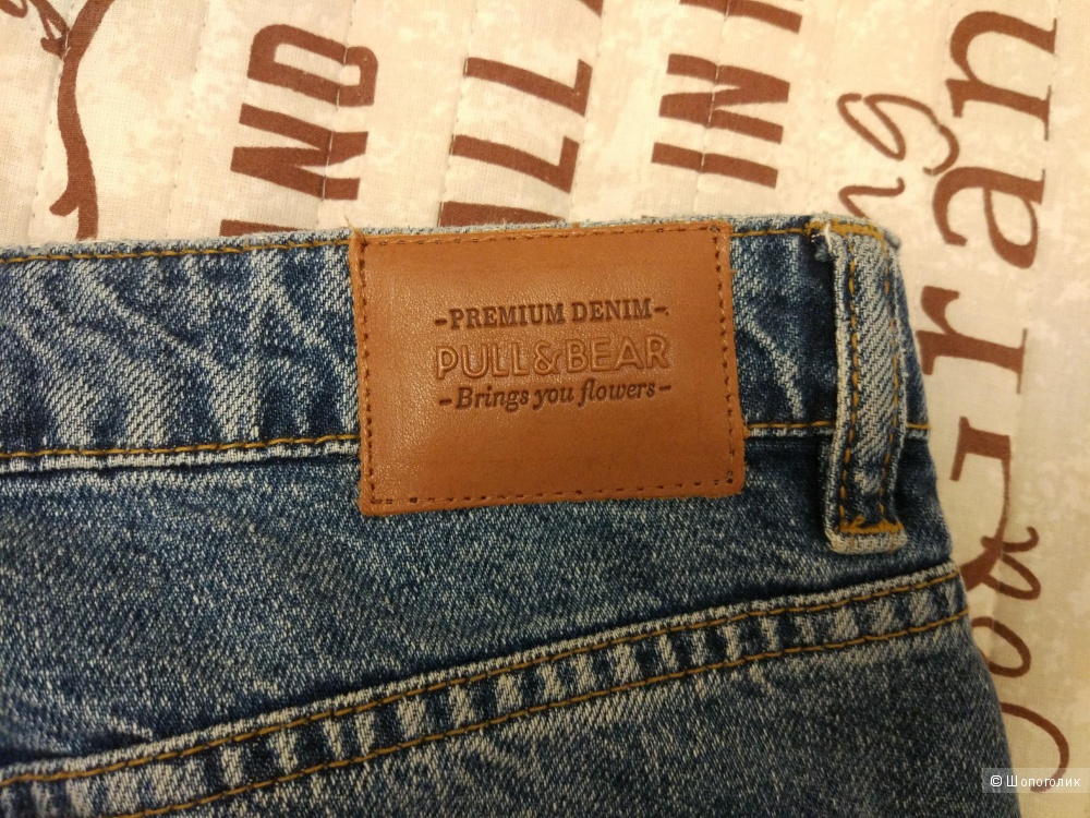 Джинсы фасона МАМ с вышитыми розами Pull&Bear на бедра до 94 см