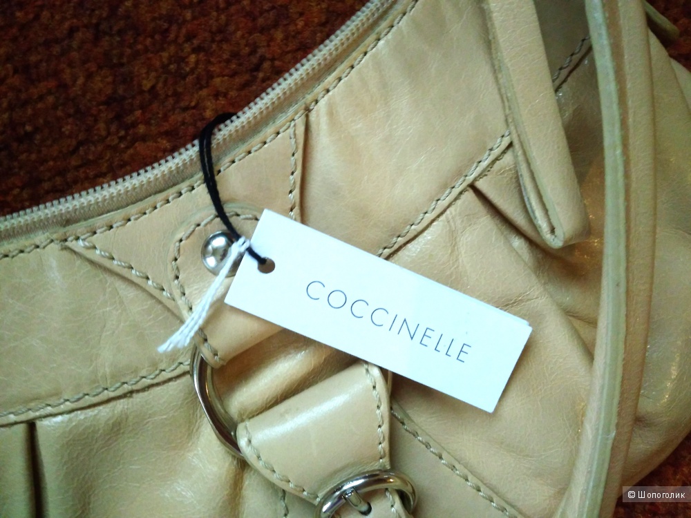 Бежевая «прогулочная» сумочка COCCINELLE Италия
