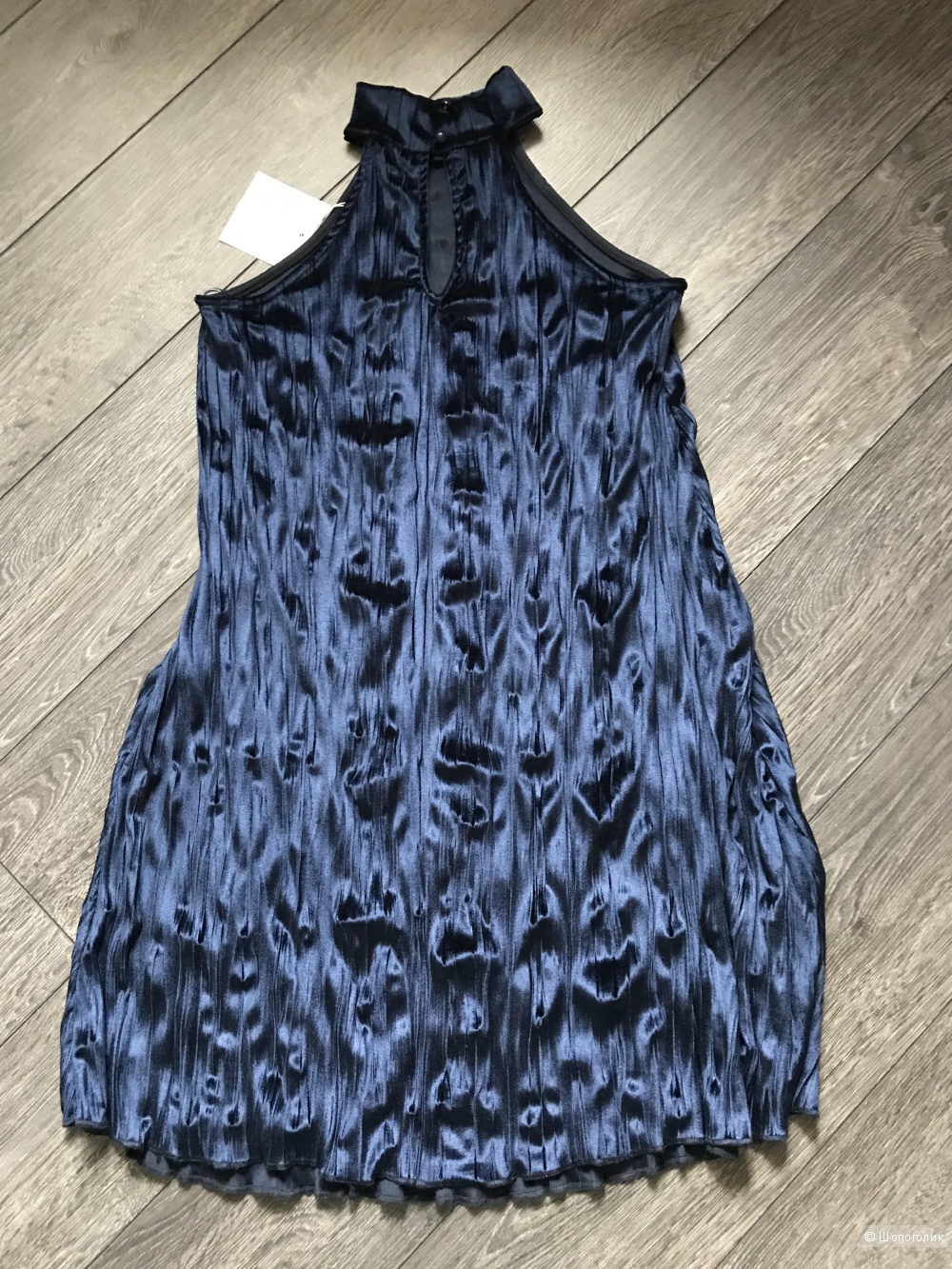 Бархатное плиссированное платье от Missguided (UK 10 - EUR 38)