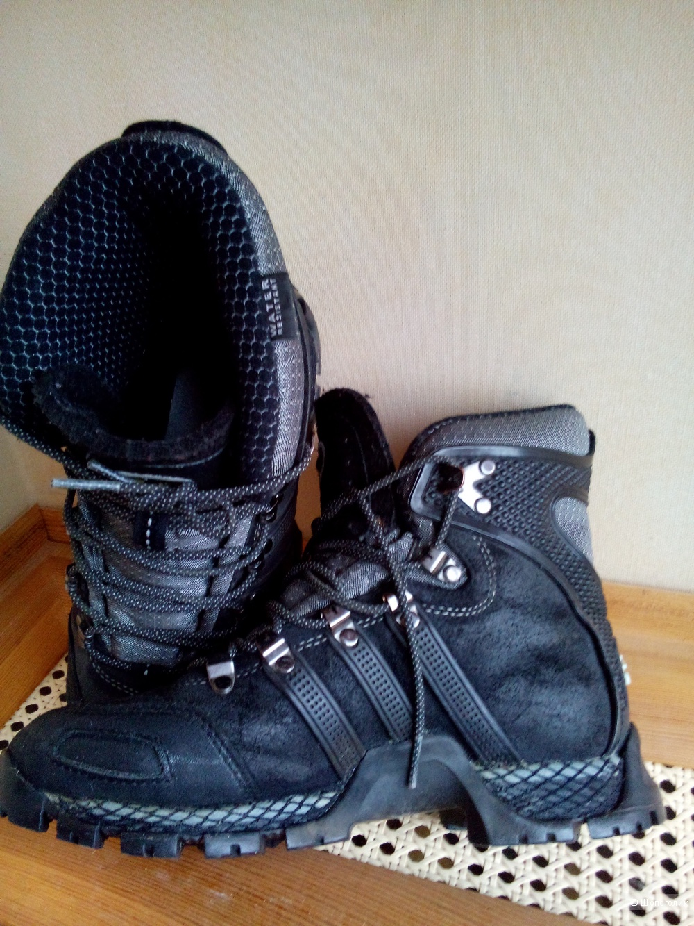 Ботинки-кроссовки ADIDAS Waterproof Climawarm зима-осень в размере 38 FR, 5 1/2 US,5UK