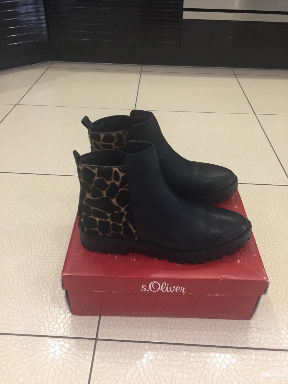 Комплект из ботинок S Oliver р 39 и перчаток Reserved