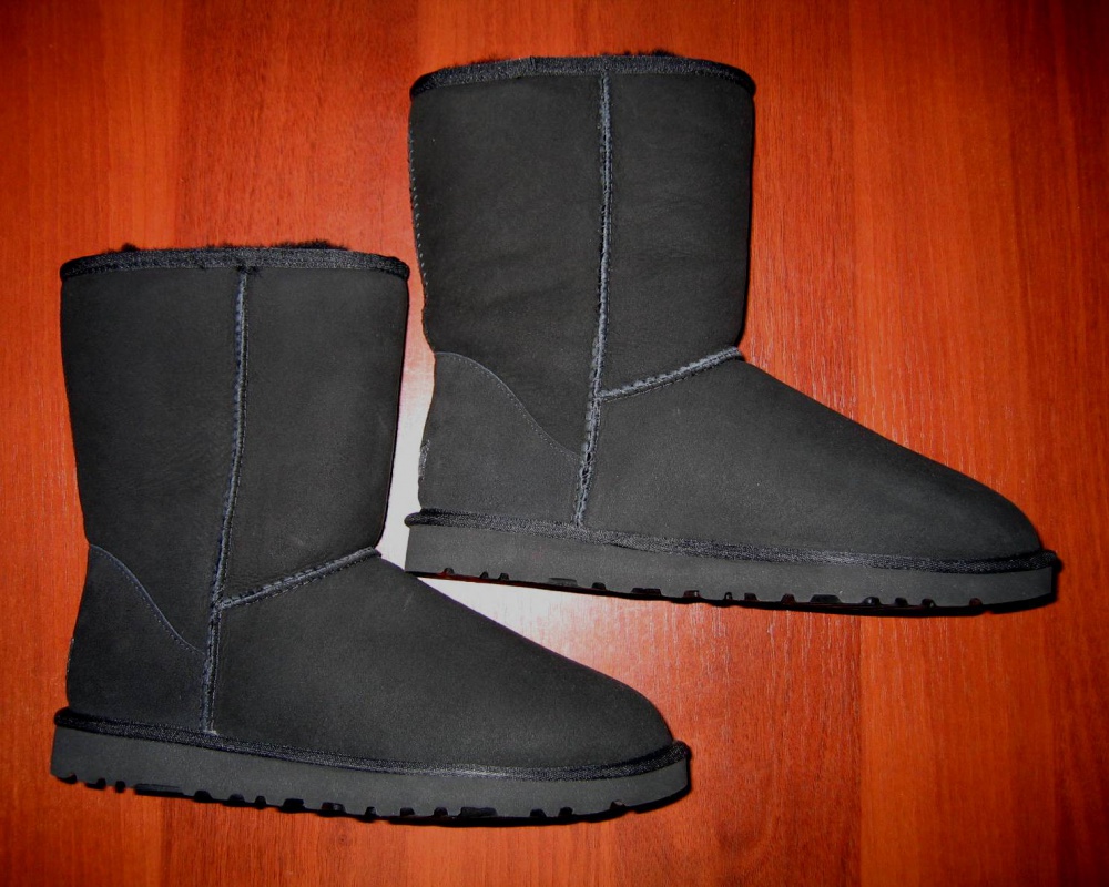 Угги UGG Australia Classic Short Black, 9US (40EU)