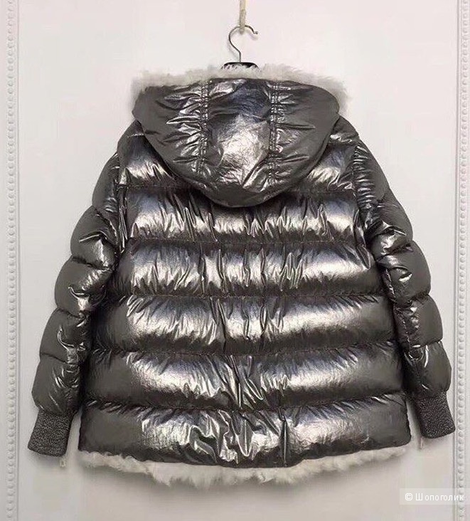 Moncler пуховик 46 размер