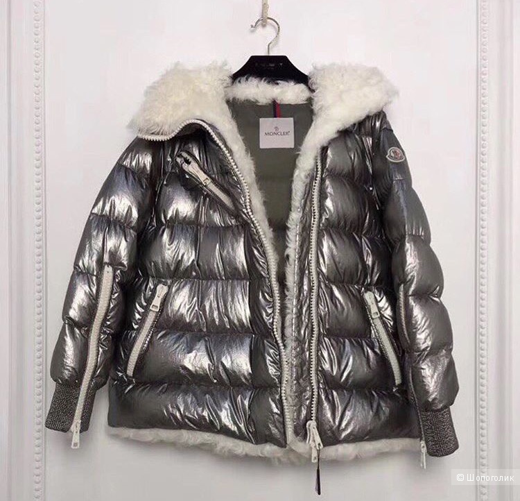 Moncler пуховик 46 размер