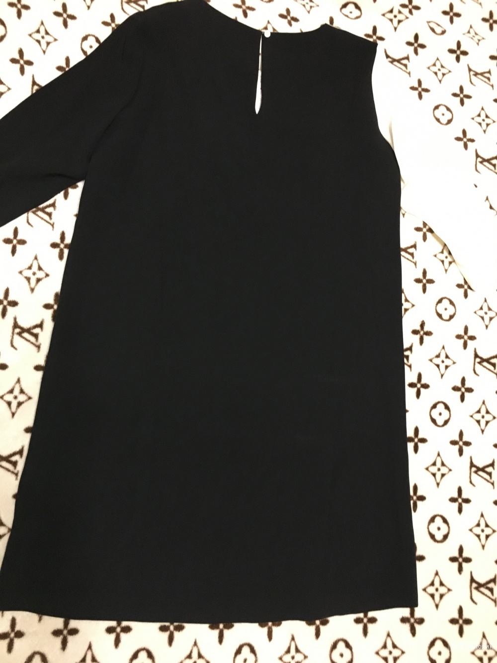 Платье SEVENTY by SERGIO TEGON, 48 (Российский размер) дизайнер:46 (IT). Черный - слоновая кость