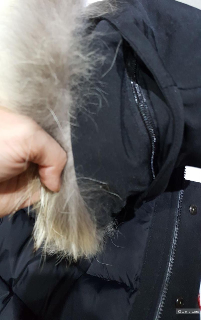 Canada Goose пуховик на мальчика 10-12 лет.