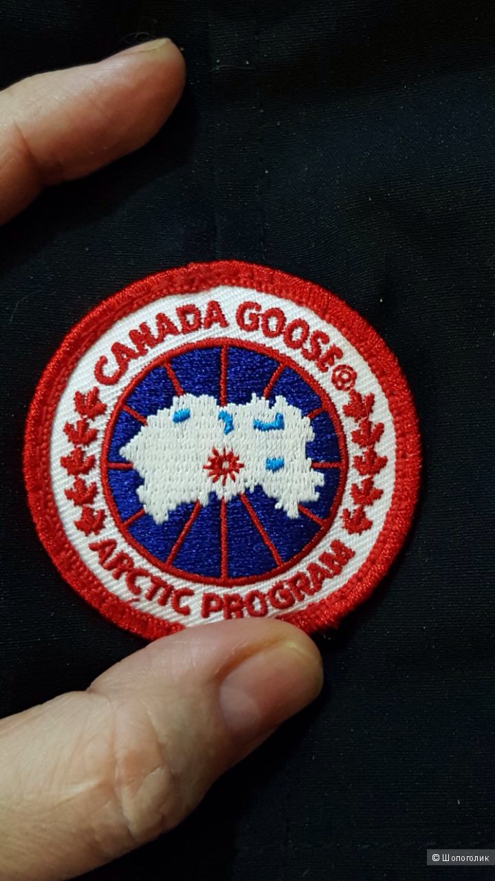 Canada Goose пуховик на мальчика 10-12 лет.
