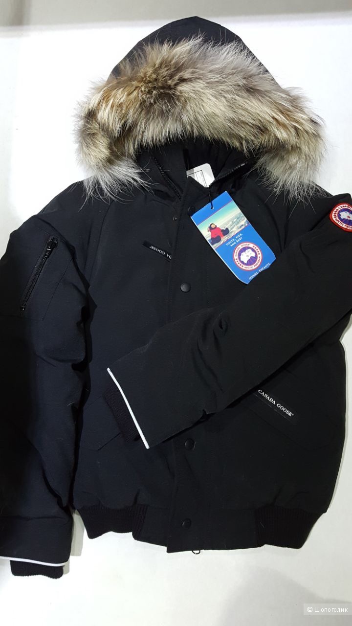 Canada Goose пуховик на мальчика 10-12 лет.