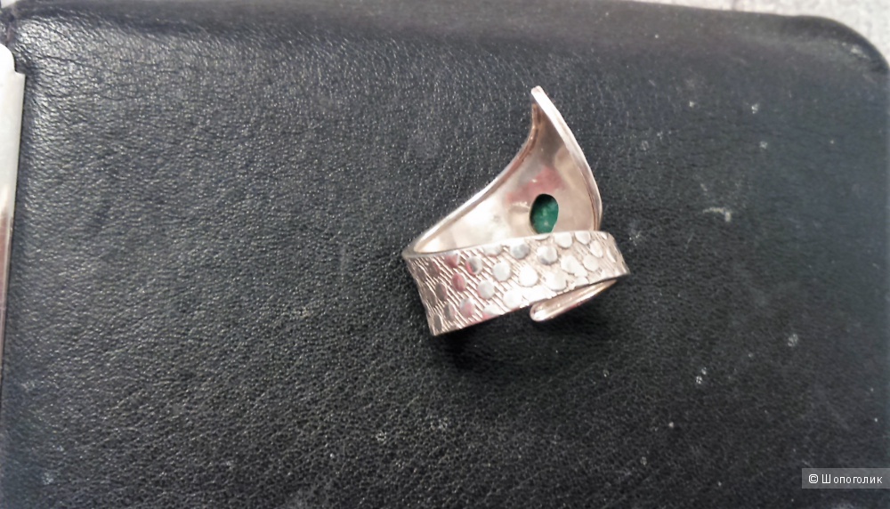 Серебряное кольцо с индийским изумрудом, р.17,75