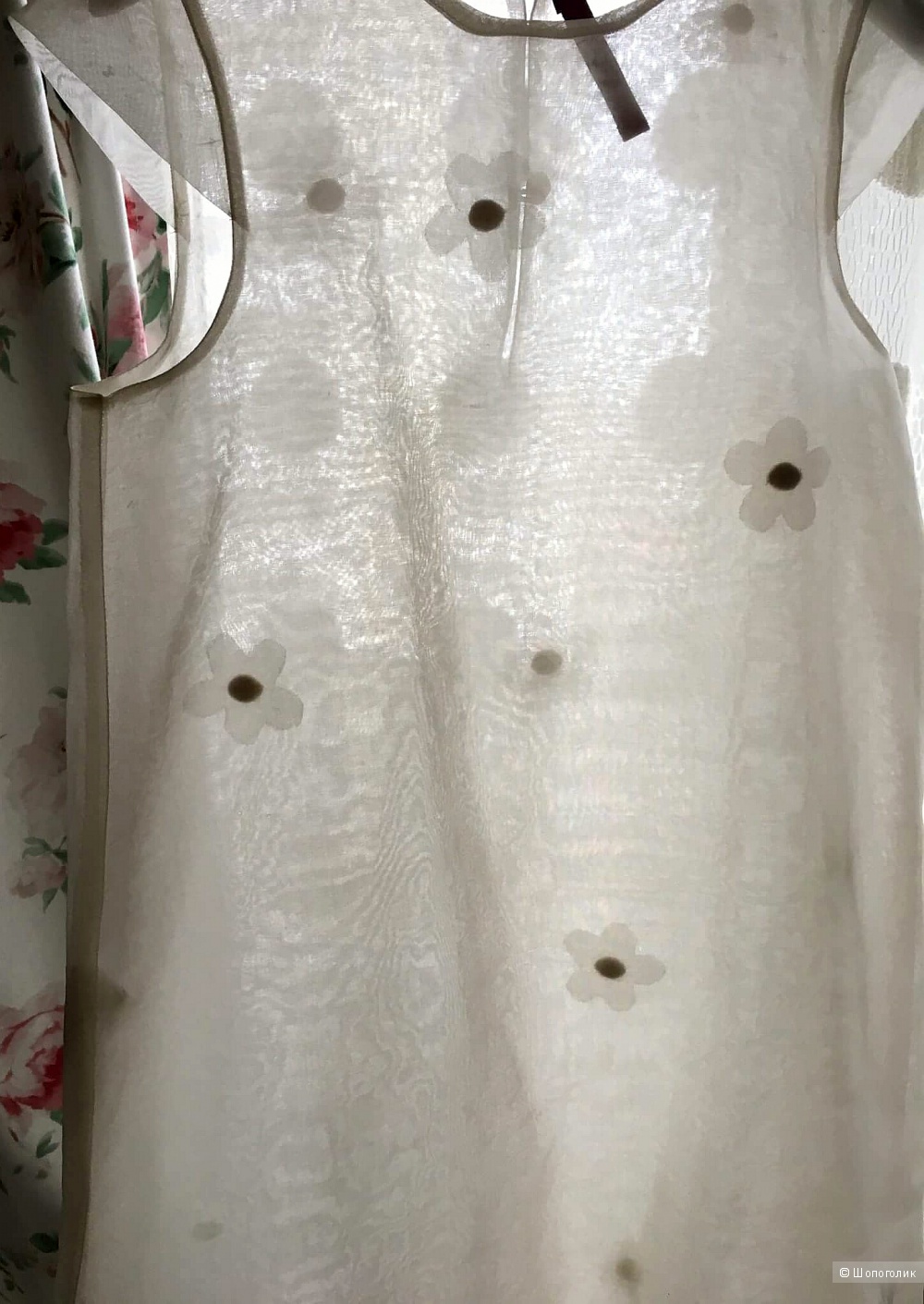 Нарядное платье от CAROLINA HERRERA на 8 лет