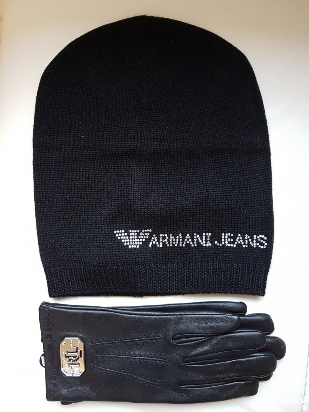 Шапка Armani Jeans.