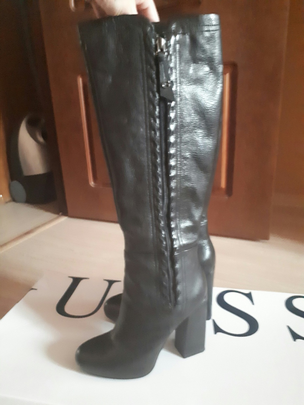 Кожаные сапоги Guess, EU 37 (р-р 36)