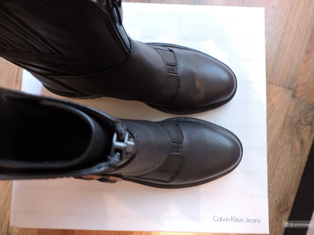 Calvin Klein ботинки женские  размер 9 us