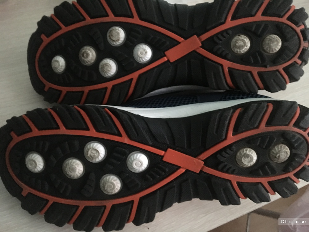 Кроссовки на шнуровке размер 40-41