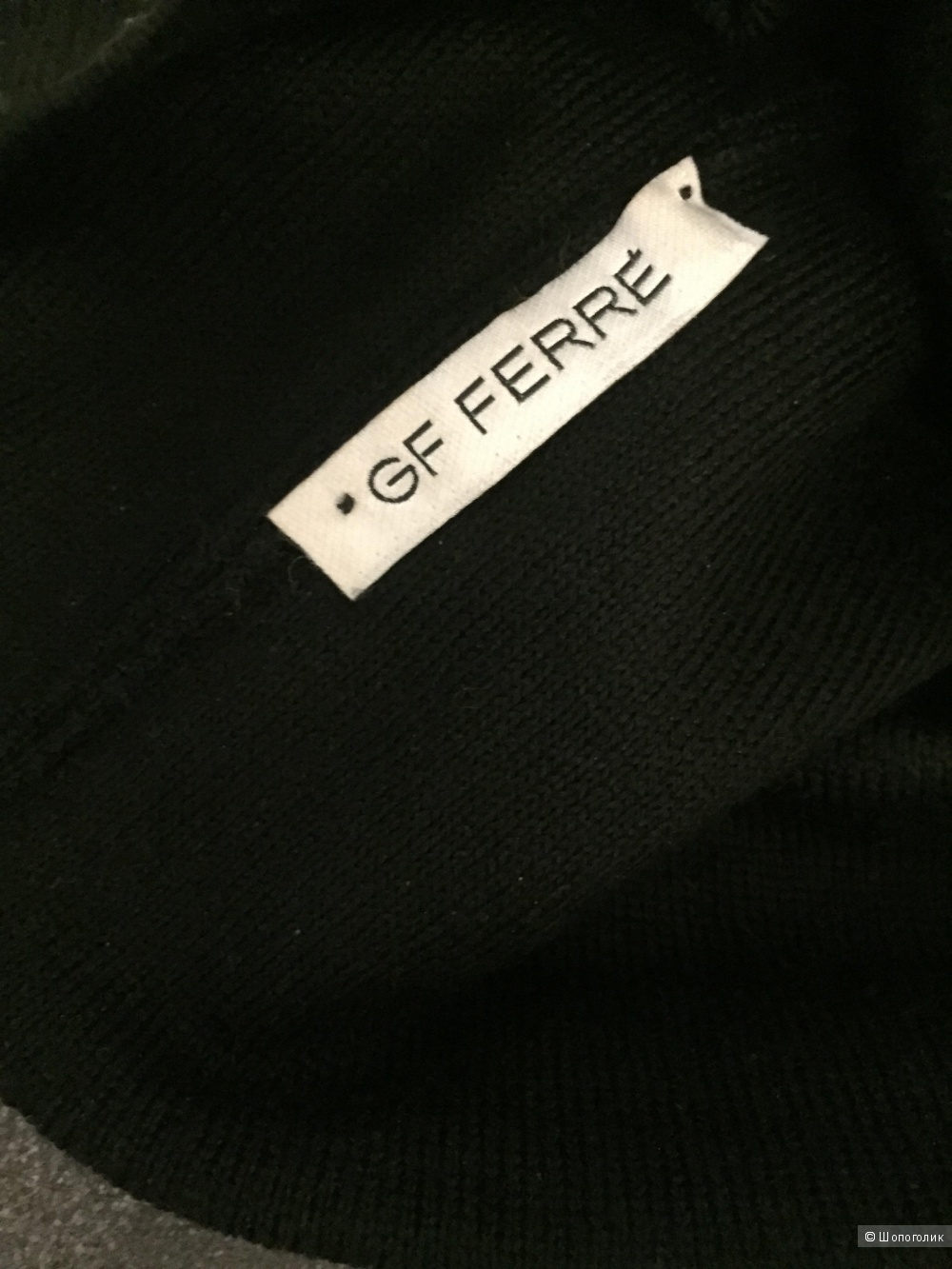 Женская шапка GF Ferre