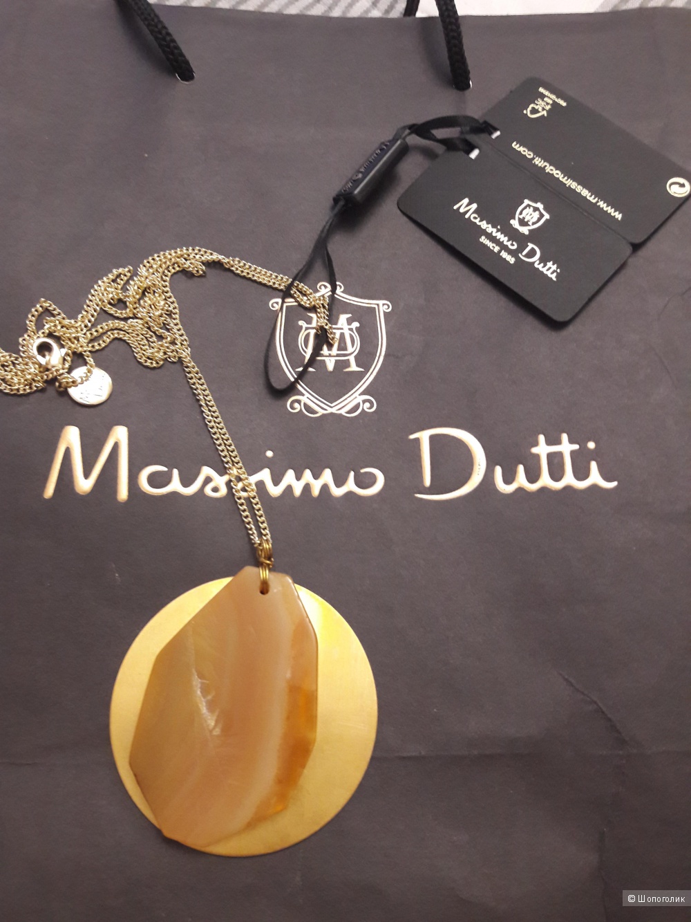Massimo Dutti: ожерелье с камнем на цепочке.