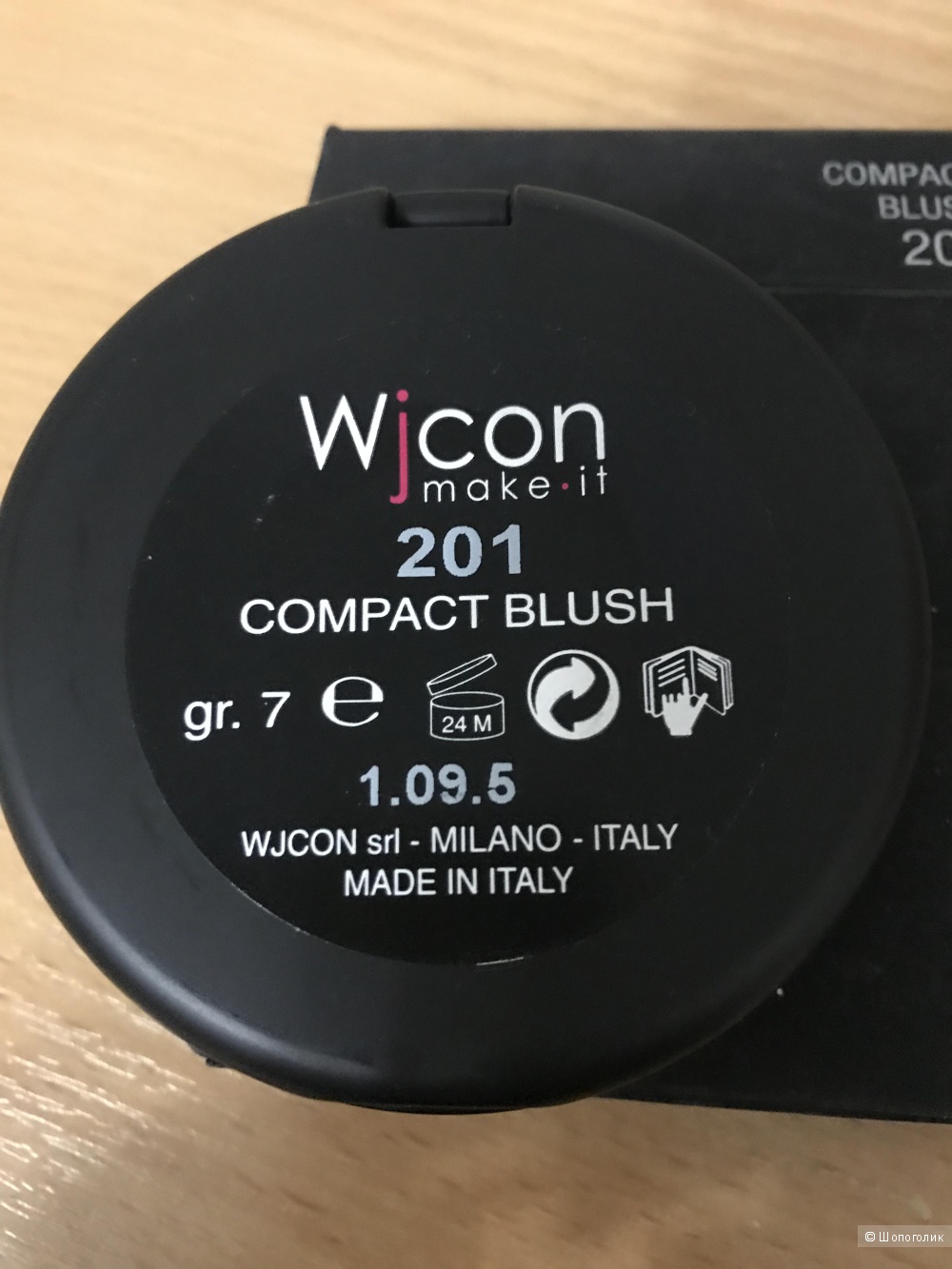 Компактные румяна итальянского бренда WYCON