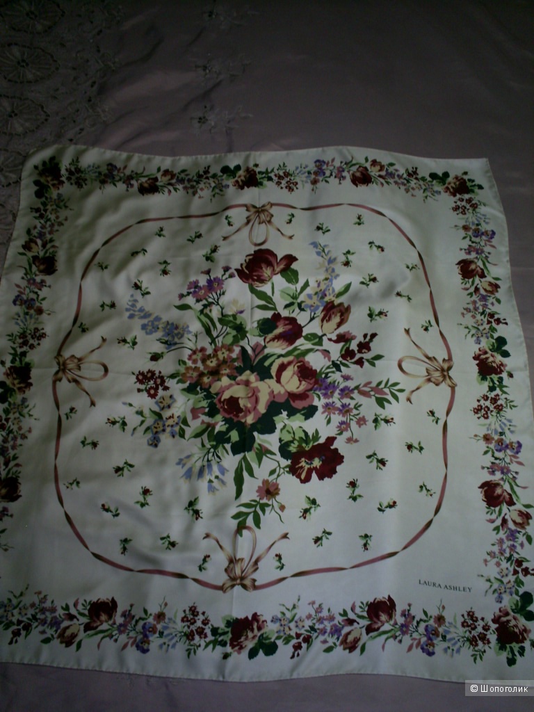 Шелковый платок от Laura Ashley 86-86 см.