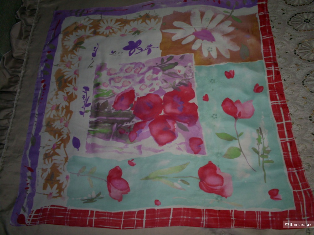 Платок от Laura Ashley 86-86 см.