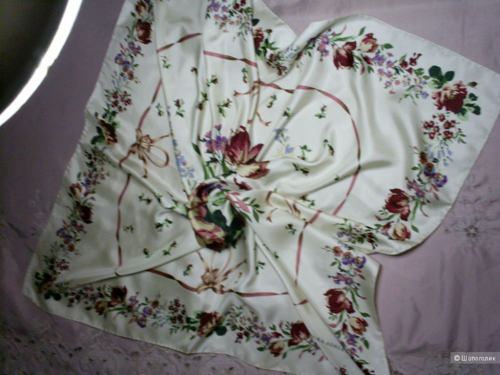 Шелковый платок от Laura Ashley 86-86 см.