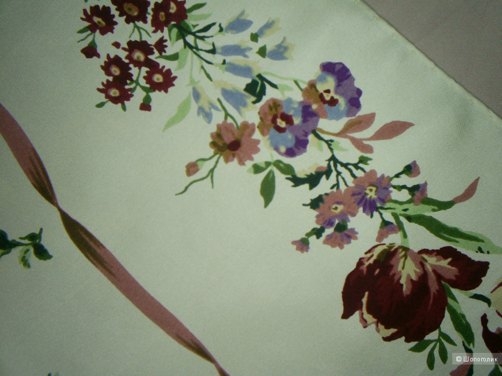 Шелковый платок от Laura Ashley 86-86 см.