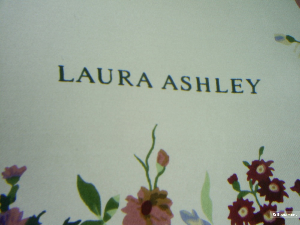 Шелковый платок от Laura Ashley 86-86 см.