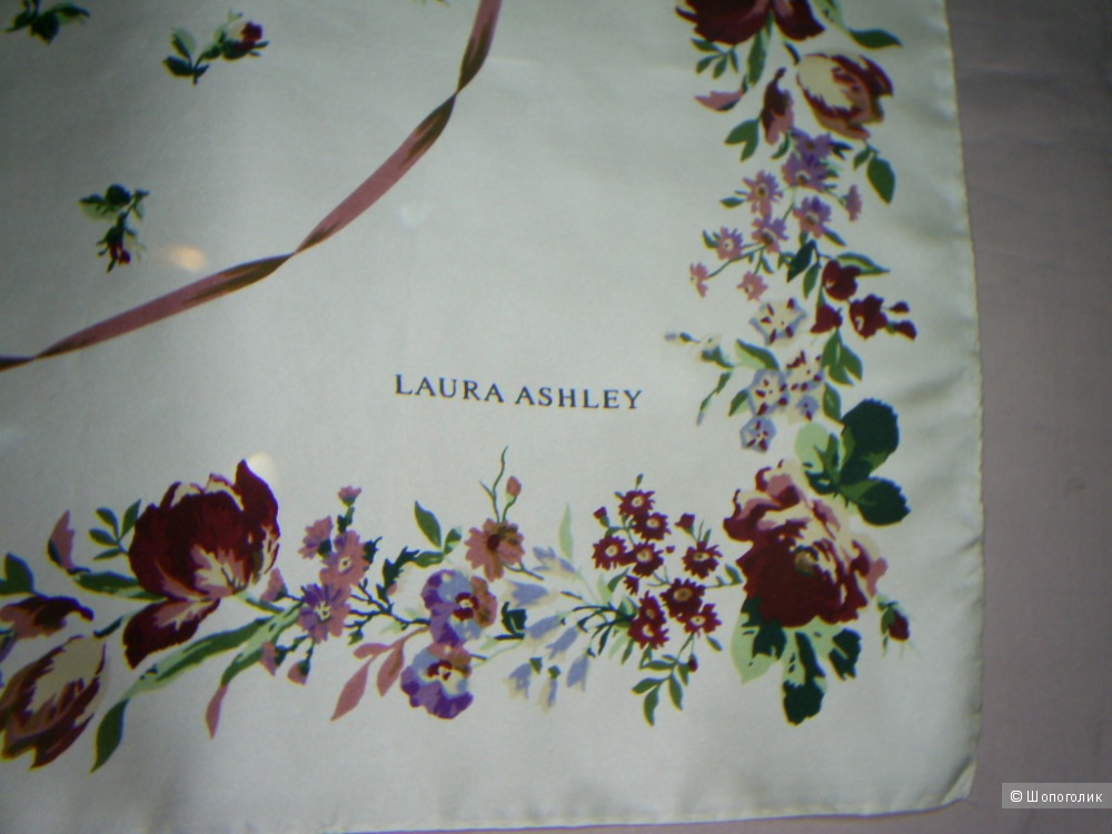 Шелковый платок от Laura Ashley 86-86 см.
