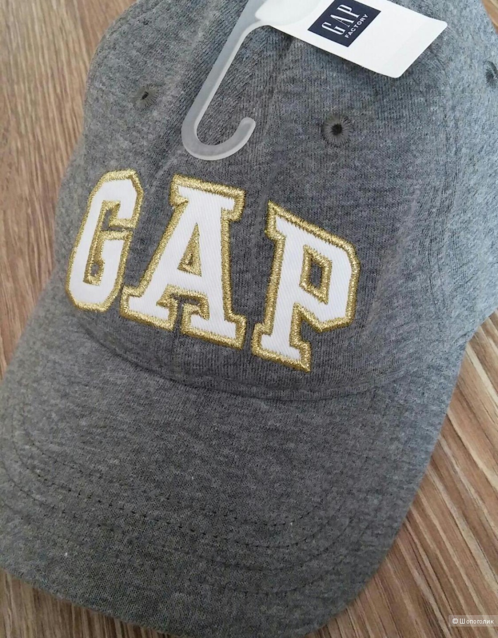 Кепка женская GAP