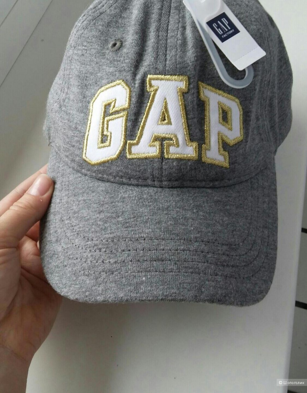 Кепка женская GAP