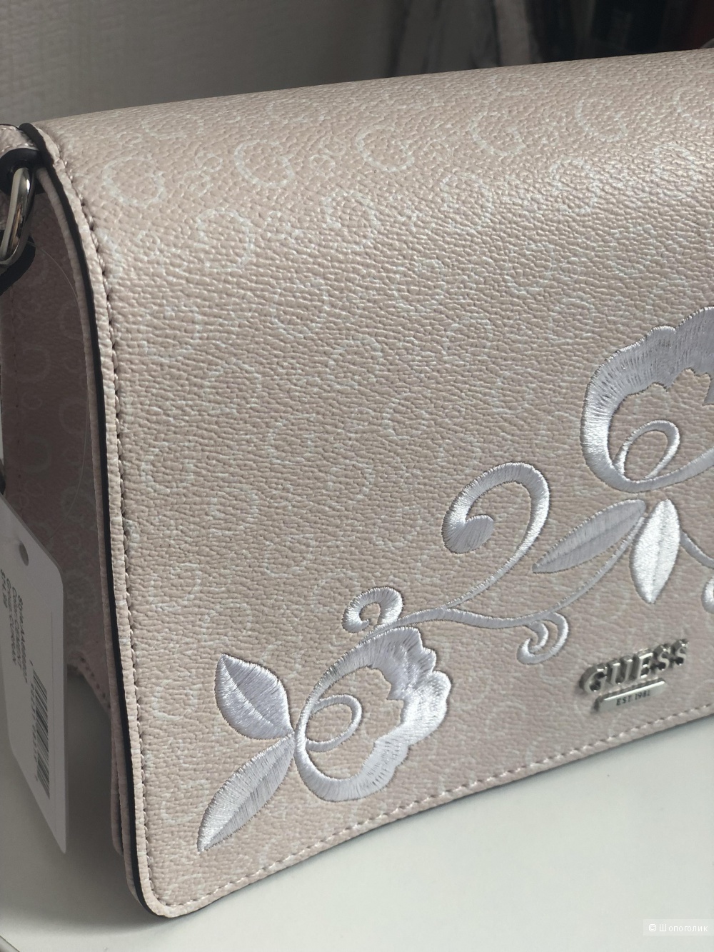 Сумка на плечо Guess