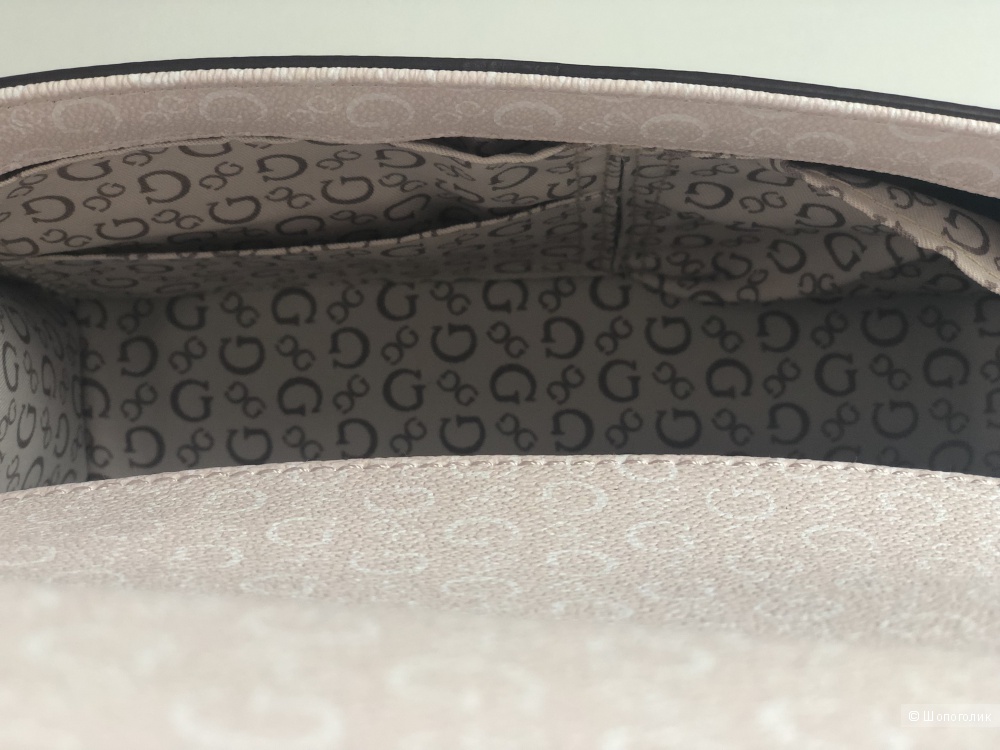 Сумка на плечо Guess