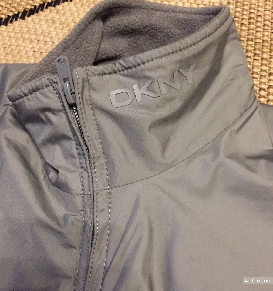 Ветровка DKNY в размере S (унисекс)