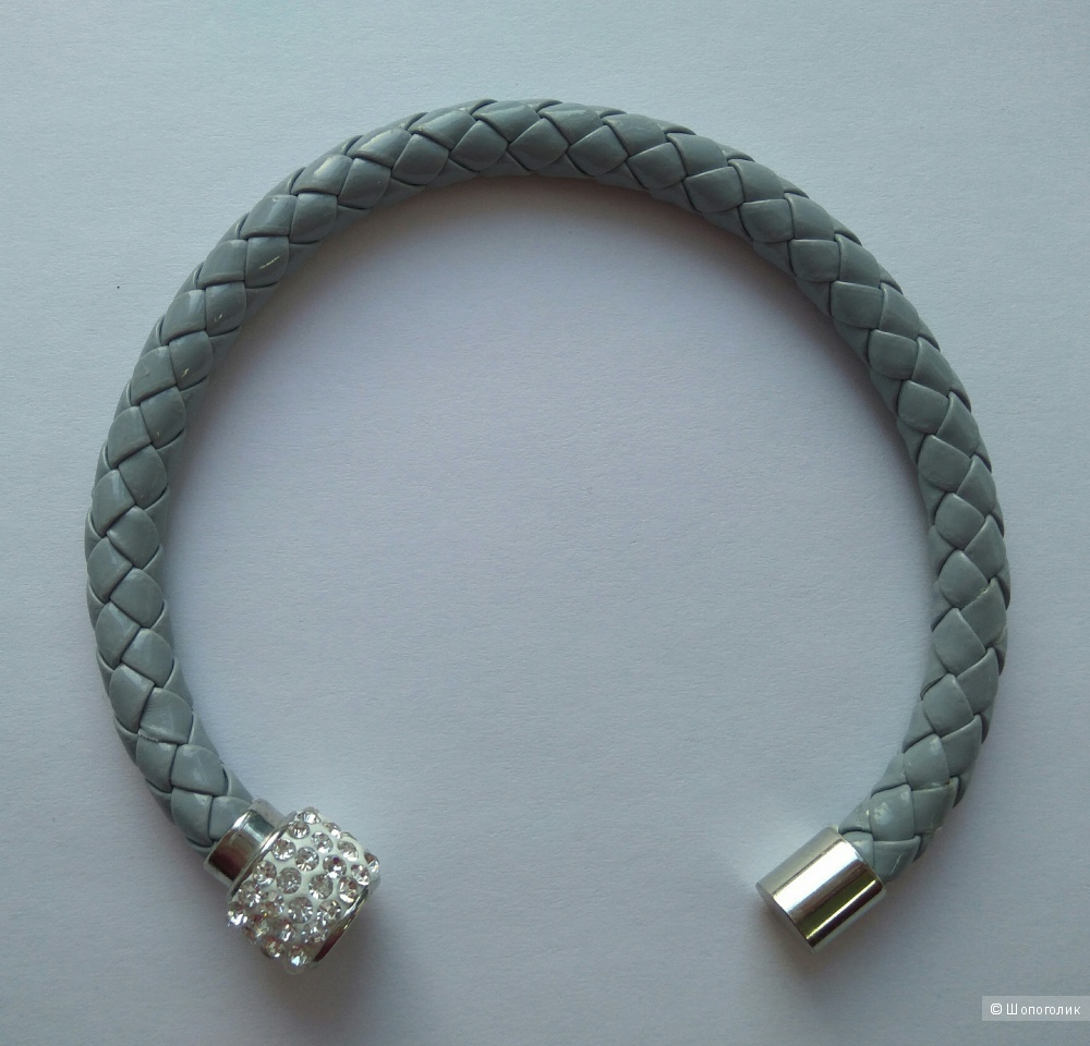 Сет из плетёных браслетов