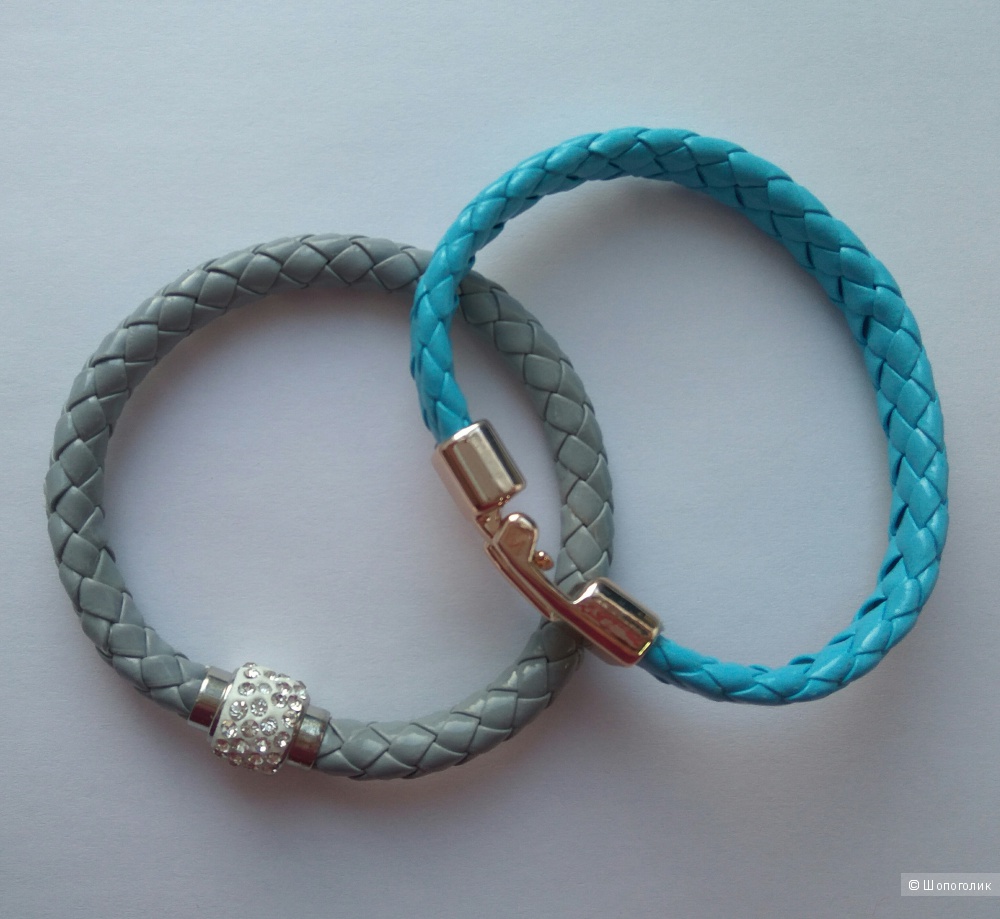 Сет из плетёных браслетов
