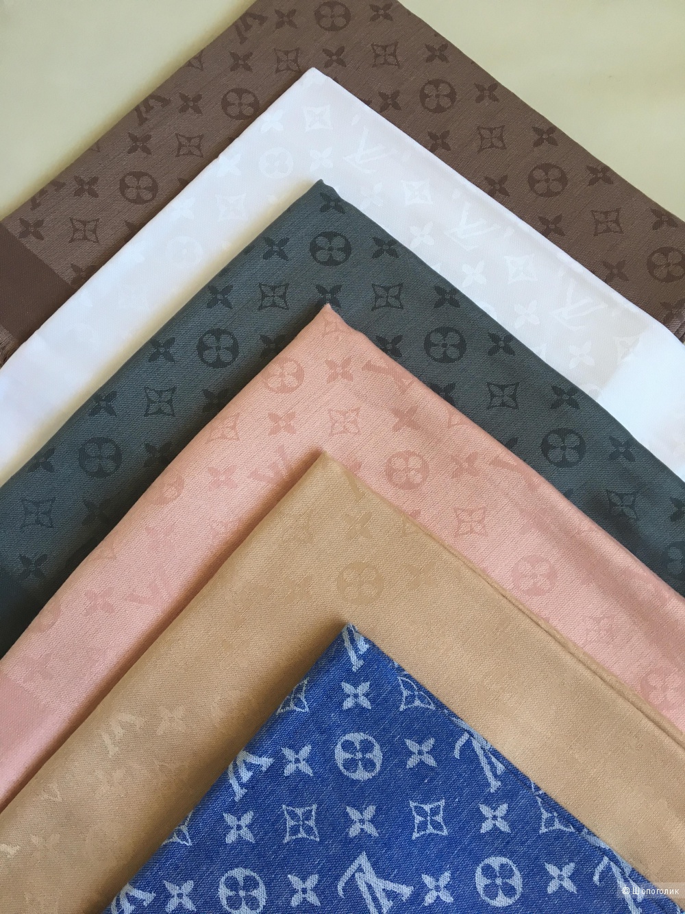 Шаль Louis Vuitton gray, 140/140