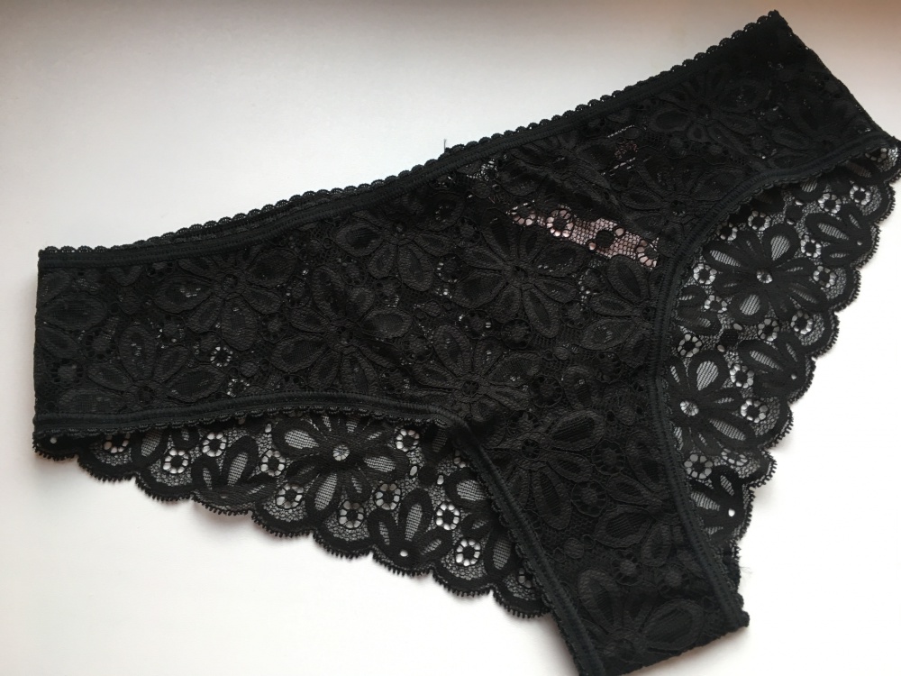 Кружевные трусики бикини, Victoria's Secret, размер S (сет из 2 штук)