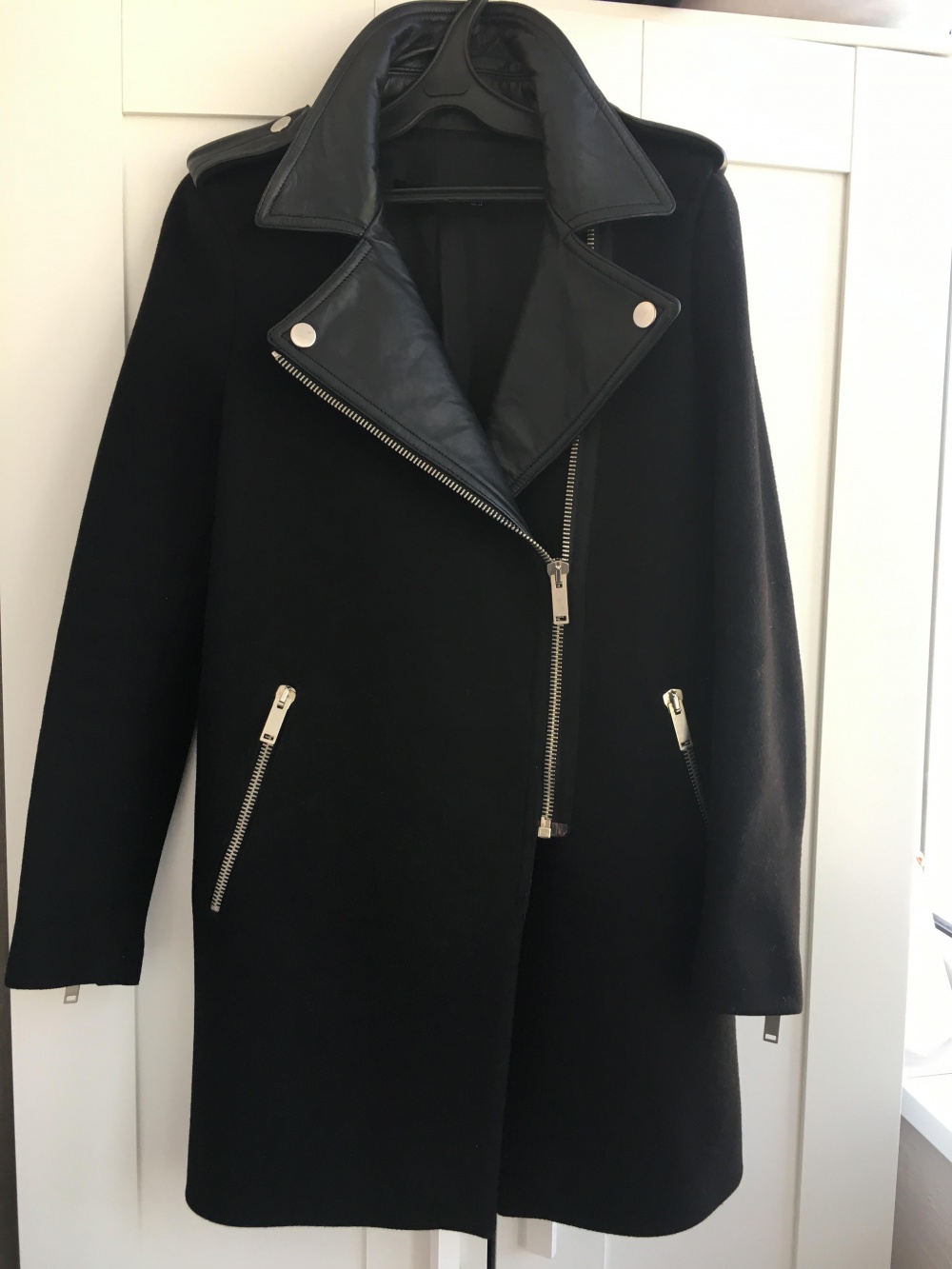 Женское пальто Zara (XS)