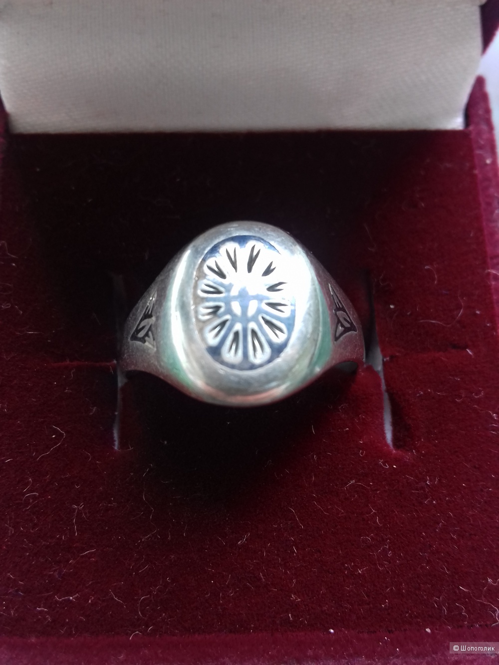 Серебряное кольцо - печатка с чернением. Размер 17,5-18