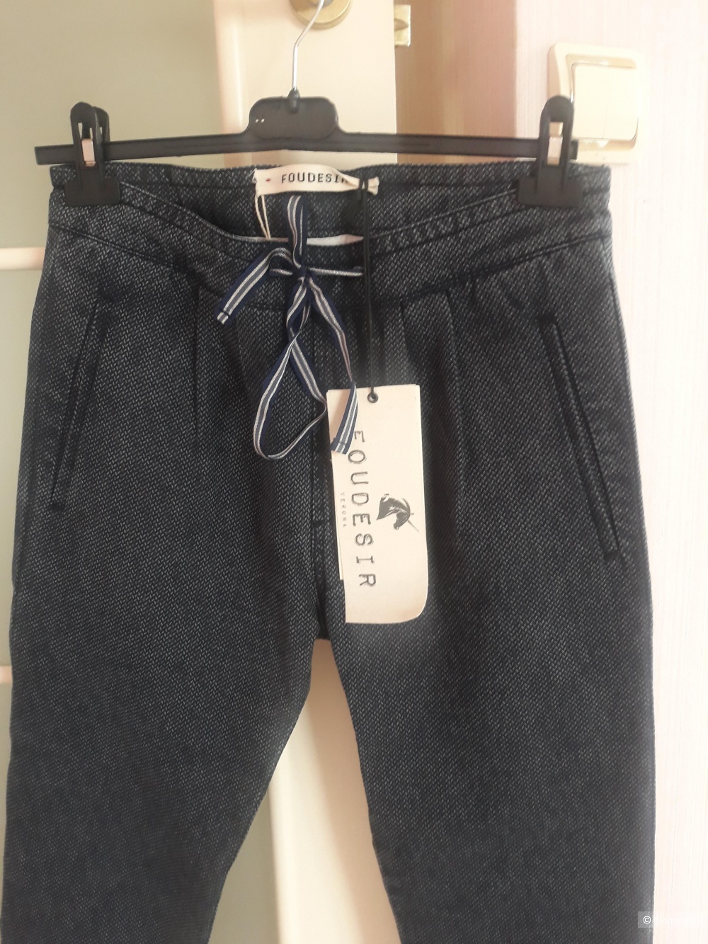 Джинсовые брюки  FOUDESIR, Италия. Размер 38IT, большемерят