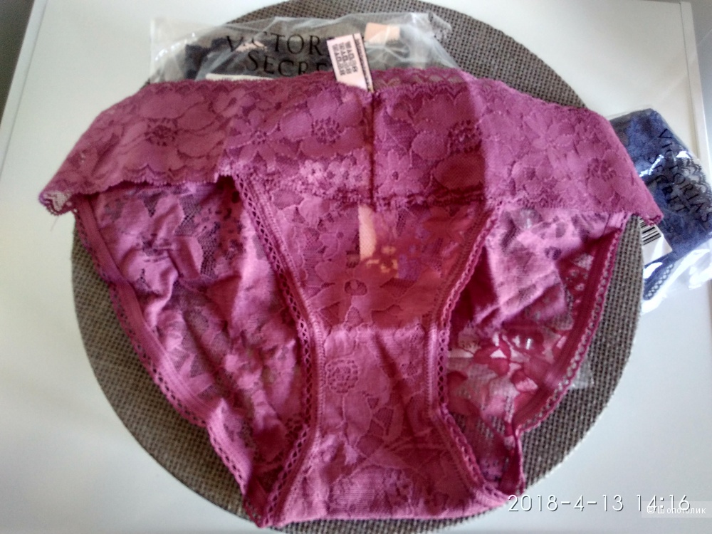 Кружевные трусики Victoria`s Secret маркировка S (комплект из 3х шт)